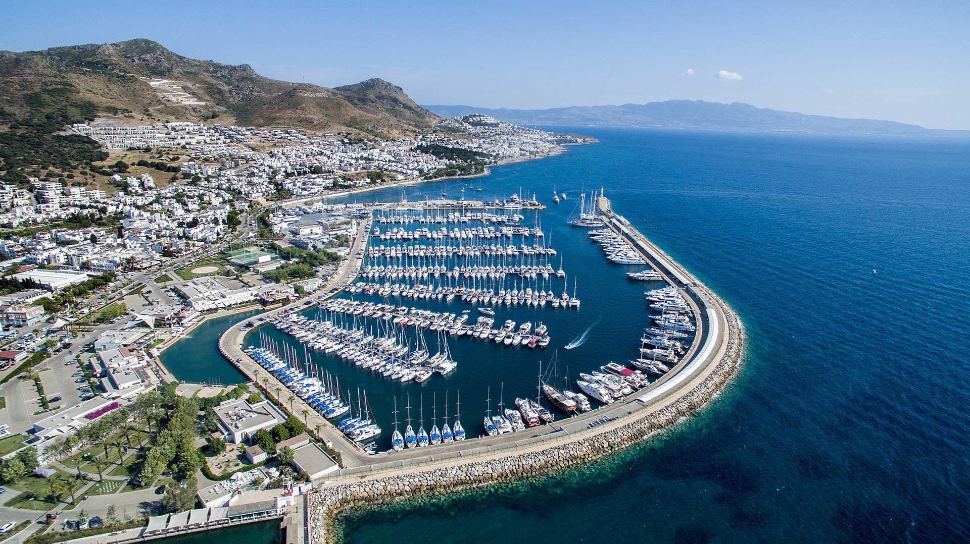 Turgutreis marina